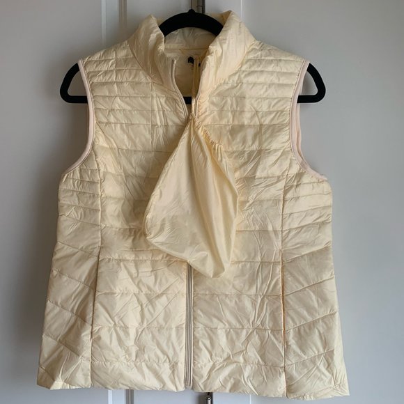 Ultralight Cream Puffer Vest - Picture 2 of 3